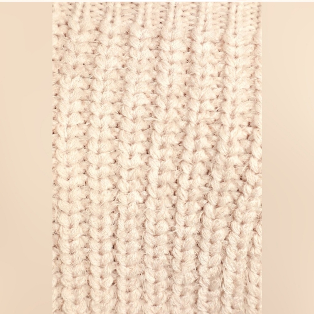 Lulu's Off The Shoulder Square - image 3